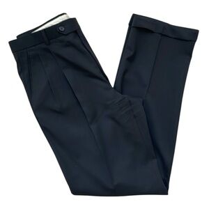 Burberry men’s wool pleated dress pants. Black. Size 32. Cuffed hem.‎